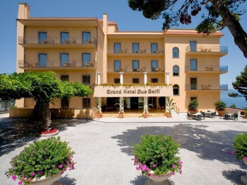 Hotel Grand Due Golfi 4*