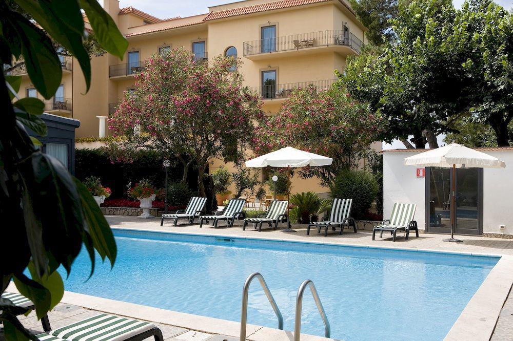 Grand Due Golfi