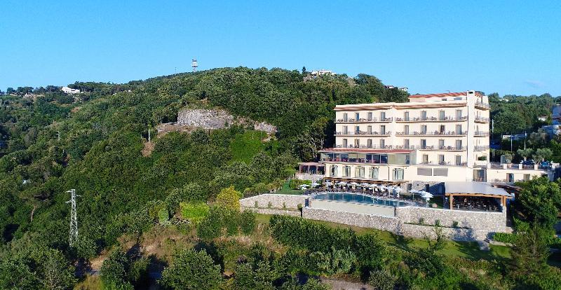 Grand Due Golfi SantʼAgata sui Due Golfi